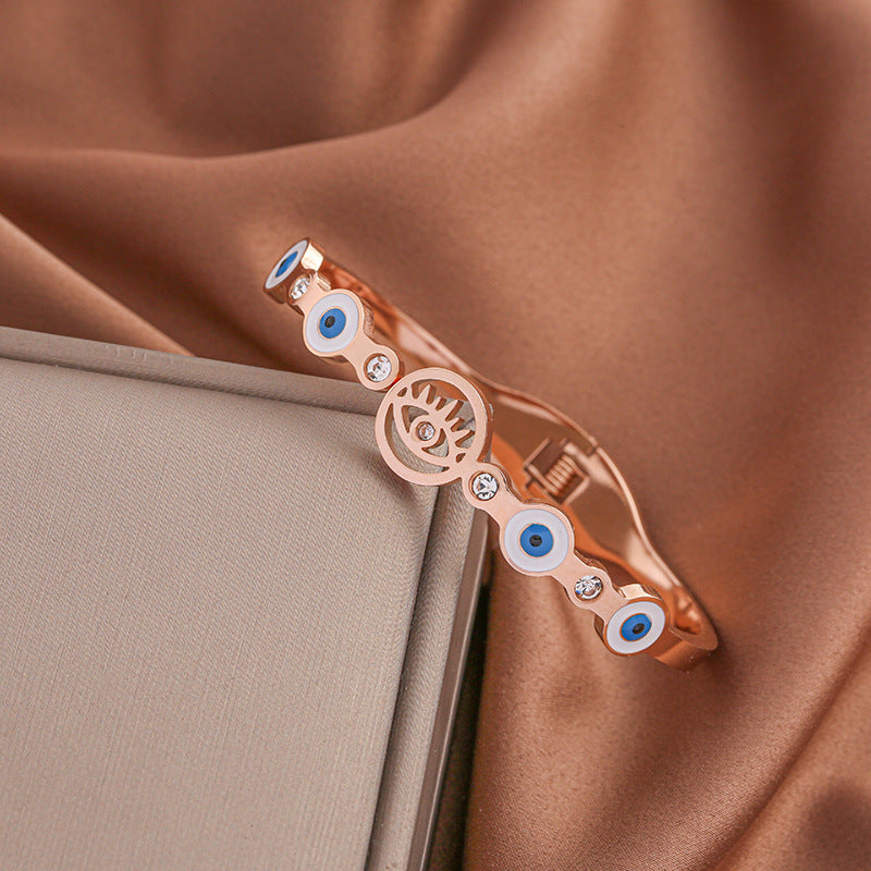 Wholesale Four Leaf Clover Love Gold Plated Titanium Steel Bracelet